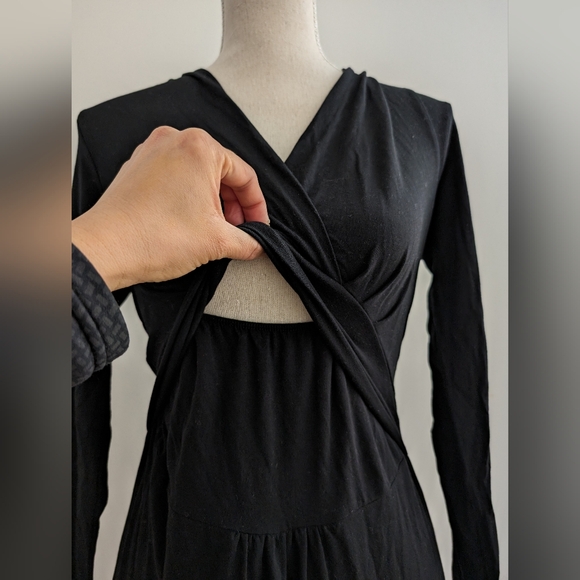 Like new sz S Boob Design black v-neck nursing dress - Picture 4 of 11